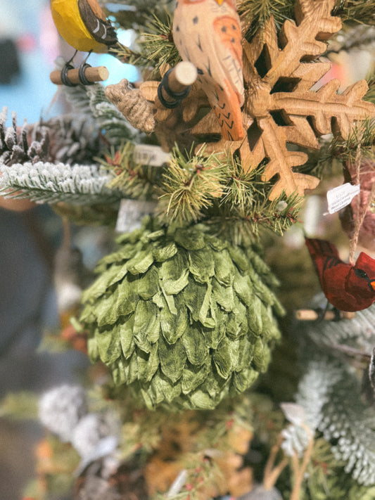 Green Petal Leaf Ornament